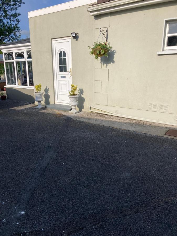 Junes Cosy Apartment Kilkelly Exterior photo